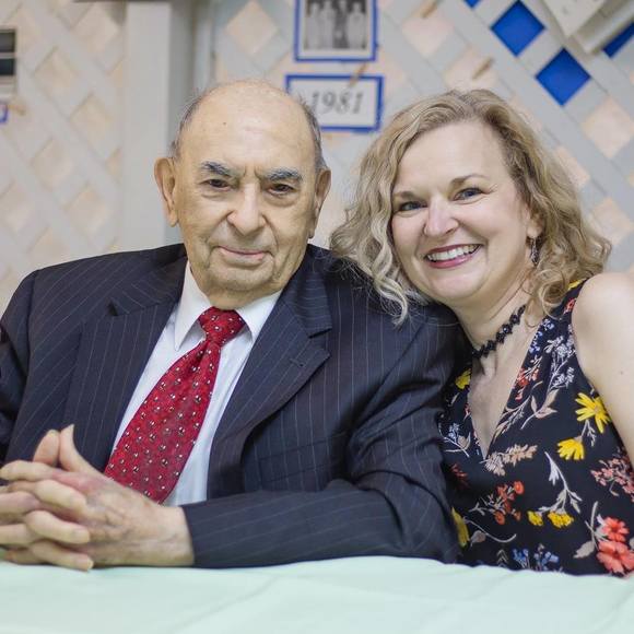 Meet your Posher, Jennifer - Picture 1 of 1